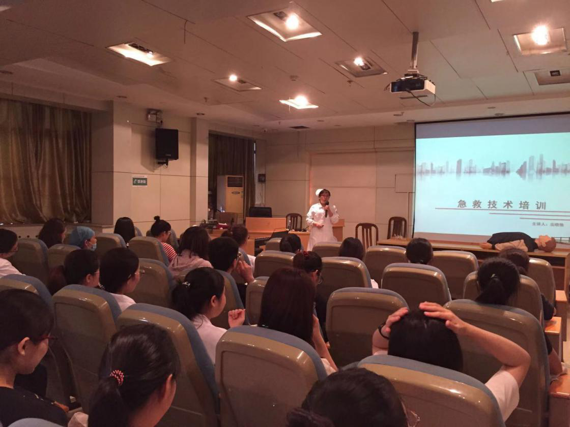 华体会平台（中国）科技公司,口腔医院圆满完成2019年住培医师急救培训与考核工作